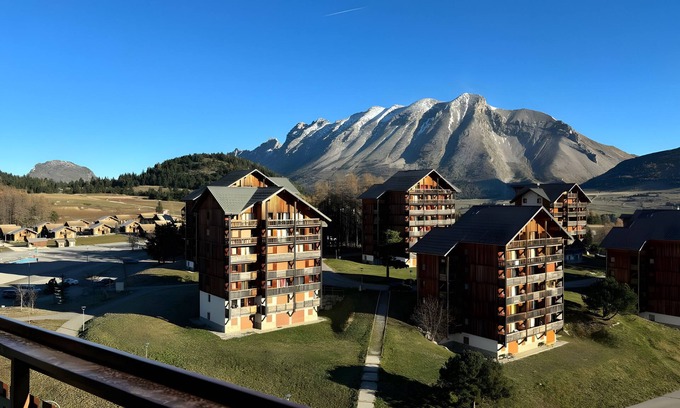 Saint-Etienne-en-Devoluy Apartamento | Studio 'Le 28' with Mountain View, Balcony and Wi-Fi