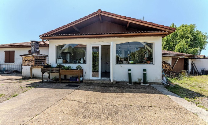 Saint-Julien-en-Born Cabaña | Estudio 'Le De La Gare' con terraza privada y Wi-Fi, cerca del océano