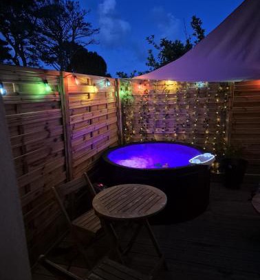 Lampaul-Plouarzel Apartamento | Studio le moutik Room du bord de mer avec SPA et sauna parking gratuit