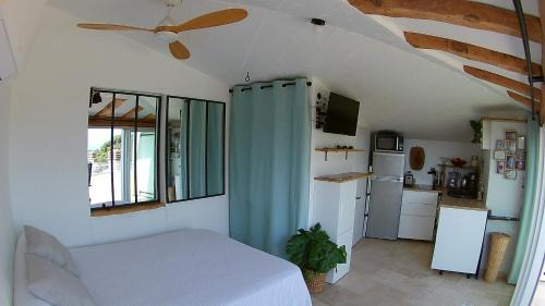 Bormes-Les-Mimosas Apartamento | Studio le Nid, vue mer, village et collines avec terrasse