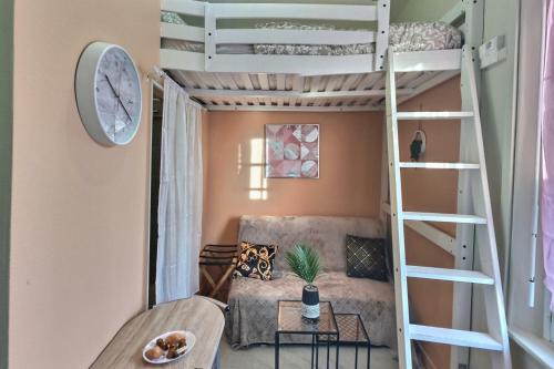 Evreux Apartamento | STUDIO LE SAUMON FACE GARE EVREUX