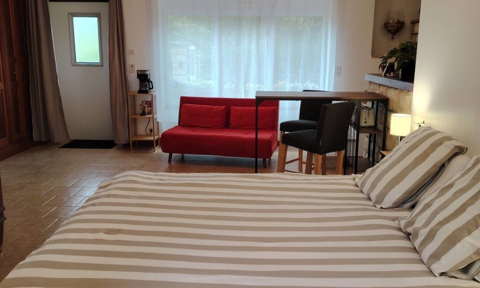 Saint-Satur Apartamento | Studio located at the foot of Sancerre and close to the Pouilly vineyards