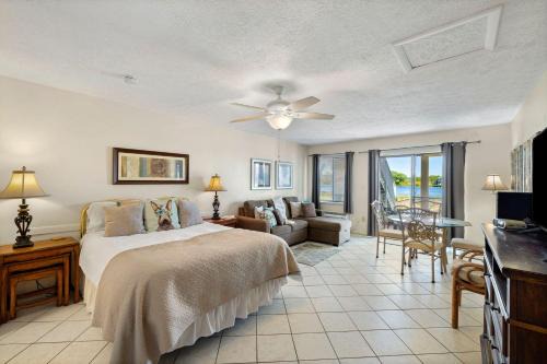 El Centro Beach Casa | Studio - Lullwater 299 bottom floor No Elevator!