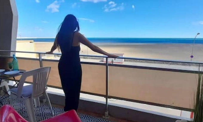 Port-la-Nouvelle Apartamento | Studio, Lumineux et Doux Face à la Mer. Wifi et Parking Privé