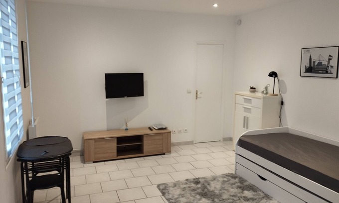 Saint-Charles du Port Apartamento | Studio Meublé Canapé lit Netflix Prime Vidéo