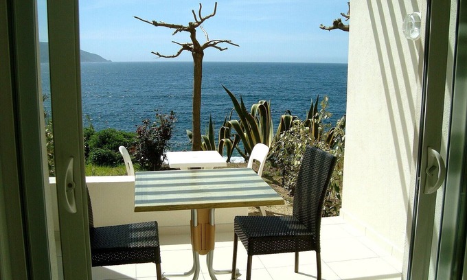Casaglione Apartamento | Studio N°5 in Tiuccia, waterfront, air-conditioned, wifi