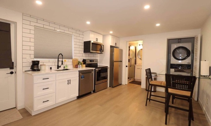 Columbia City Casa | Studio | Near Downtown + Airport Train + Stadium