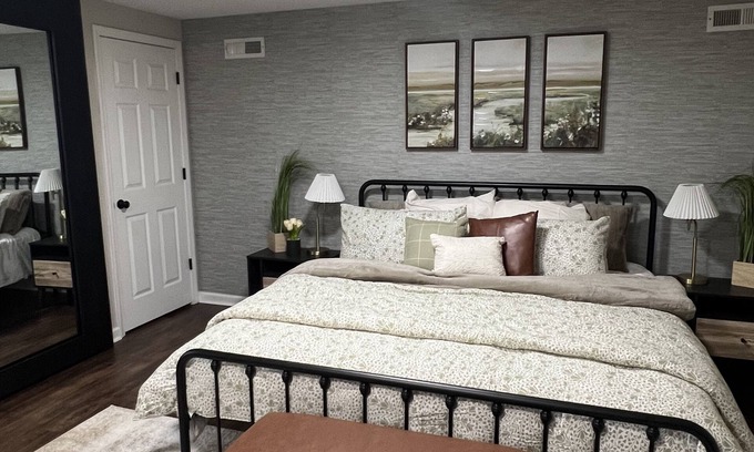 Christiansburg Apartamento | Studio oasis ready for you! …No Cleaning Fee….Near I-81, VT & Radford