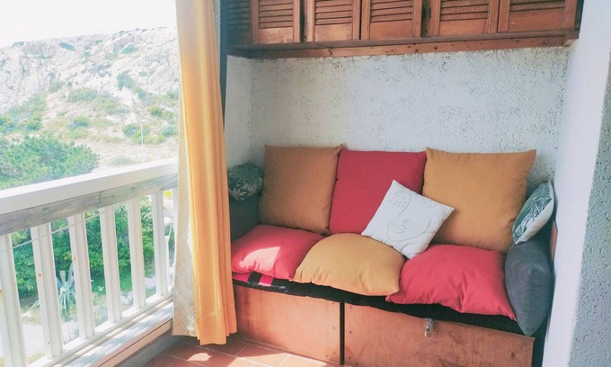 Marseille Apartamento | Studio on Frioul Island: at the foot of a beach and the Morgiret calanque.
