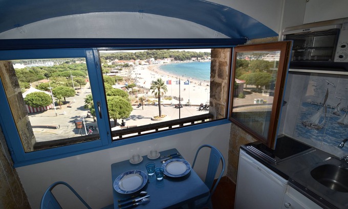 Les Sablettes Apartamento | Estudio en la playa, pies en el agua.