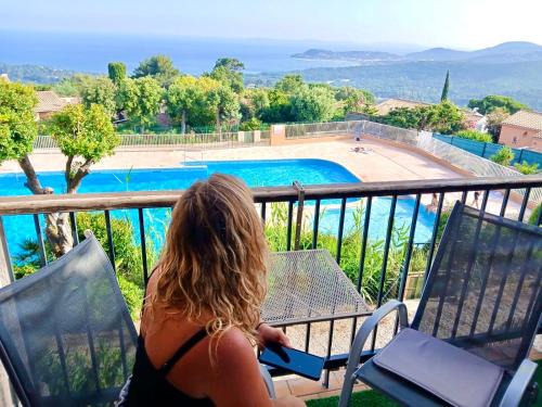 La Croix-Valmer Apartamento | STUDIO POOL HOUSE MDT 2 ETOILES VUE MER PANORAMIQUE AMAZING SEA VIEW WIFI LINGE LINEN INCLUT AIRCONDITIOn