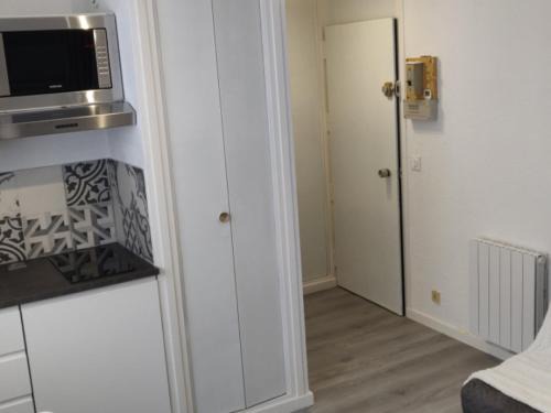 Chamrousse Apartamento | Studio rénové 3/4 places à Chamrousse, proche pistes avec équipements modernes - FR-1-340-214