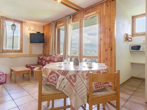 Montchavin Apartamento | Studio rénové, proche télécabine, rez-de-chaussée, pour 4/5 personnes - FR-1-181-2539