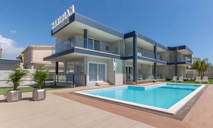 Villa San Pietro Apartamento | Estudio "Residence Meridian Unità 2" con vistas a la montaña, piscina y Wi-Fi