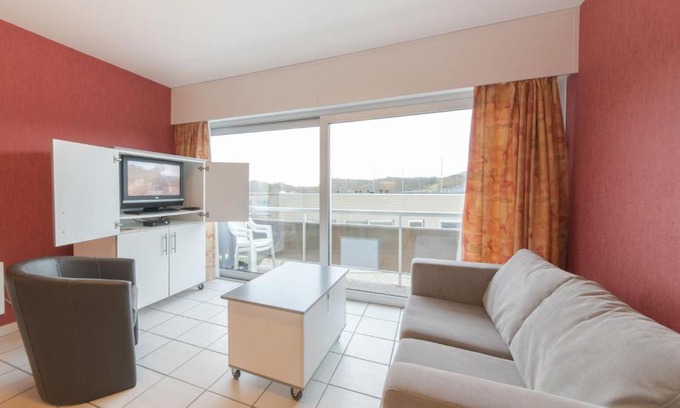 Bredene Apartamento | Studio Residentie Astrid-10 by Interhome