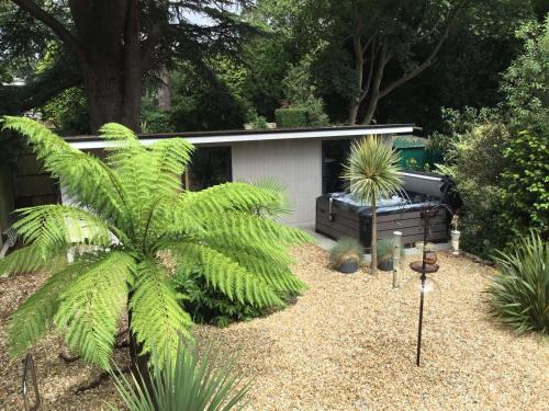 Netley Apartamento | Studio Retreat - Hot Tub Garden & Pets Welcome