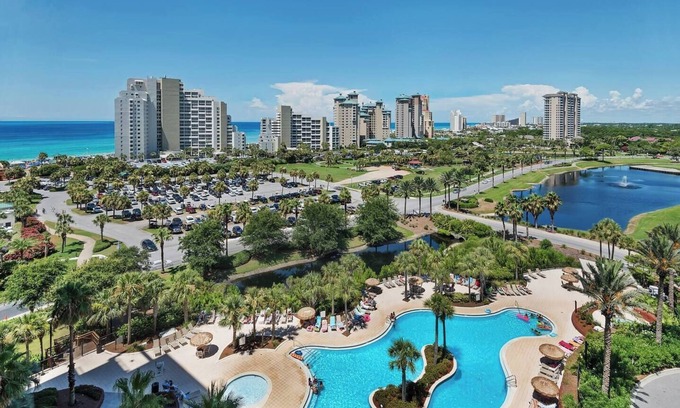 Four Mile Village Condominio | 6402 @ Luau! Sleeps 4! Resort Pool! Walk 2 beach!