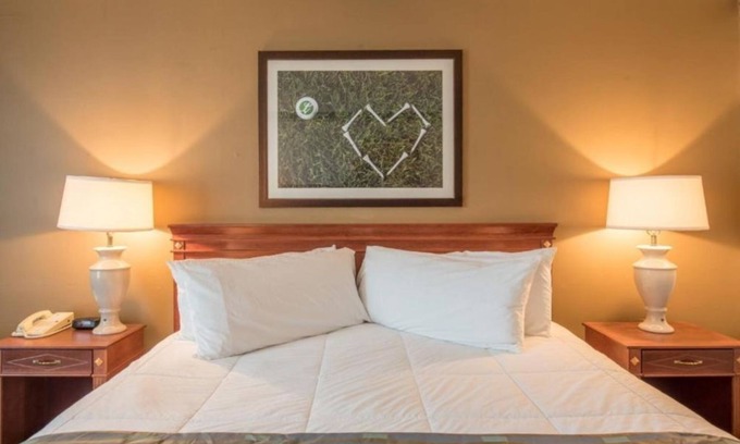 Cheat Lake Apartamento | Studio Serenity at Lakeview: Where Golf Meets Comfort