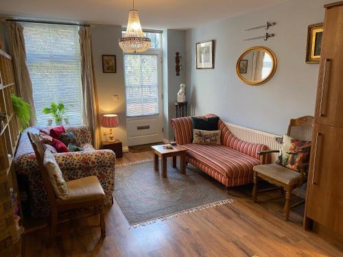 Macclesfield Apartamento | Studio - Sleeps 2 - Pets - Terrace - Parking