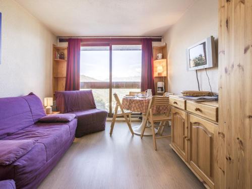 Le Corbier Apartamento | Studio Soyouz Vanguard-81 by Interhome