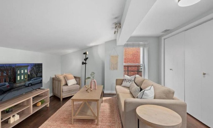 Cincinnati Apartamento | Studio steps to Soccer and OTR and Downtown
