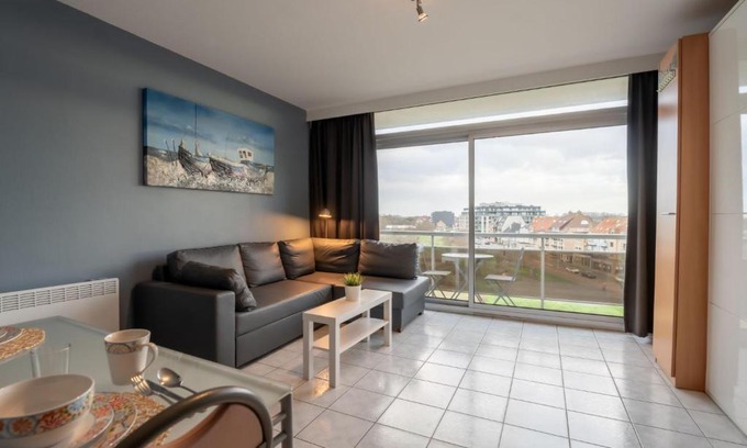 Bredene Apartamento | Studio Studio 502 by Interhome