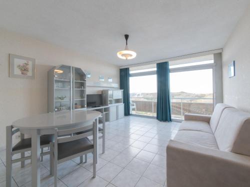 Bredene Apartamento | Studio Studio 806 by Interhome