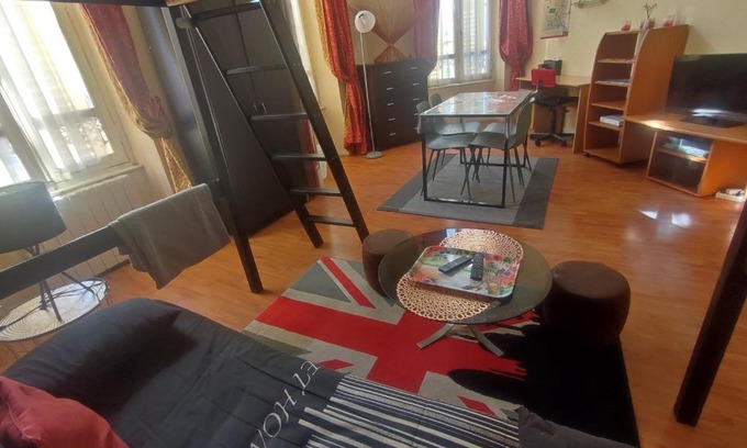 Nevers Apartamento | Studio tout confort- wifi- Gare-Le Train Bleu 1