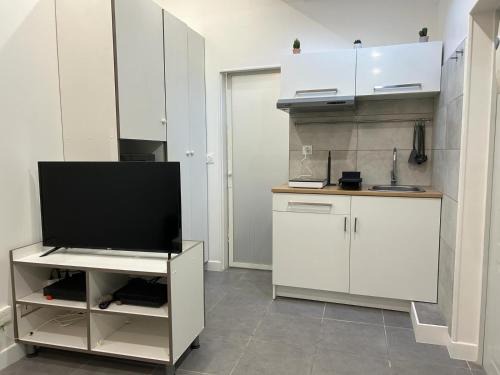Republique - Tolstoi Apartamento | Studio villeurbanne