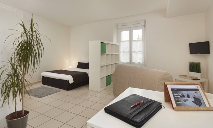 Ancenis Apartamento | Estudio-Vista al Jardín-Familiar-Baño privado con ducha