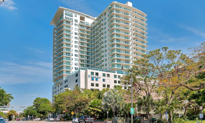 Coconut Grove Apartamento | ESTUDIOS w VISTA DIRECTA A LA BAHÍA Y ESTACIONAMIENTO GRATUITO - FEBRERO / MARZO DESDE $ 139!