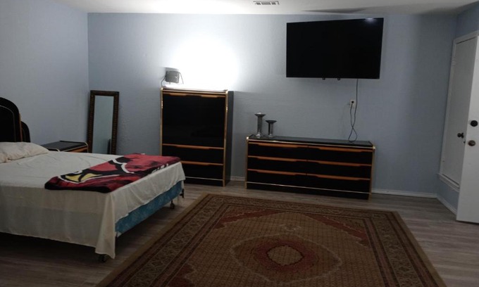 Northwest Carrollton Casa | Studio w/ private bathroom in Carrollton