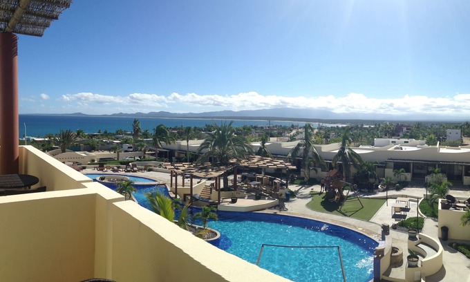 La Ventana Condominio | Studio w/ private rooftop terrace - Club Cerralvo