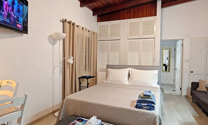 St. John's Apartamento | Studio w/seaview. Near Beach. On-site car rental.