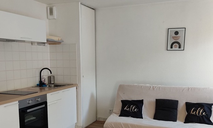 La Madeleine Apartamento | Studio with balcony in Nice - 15 min from the sea
