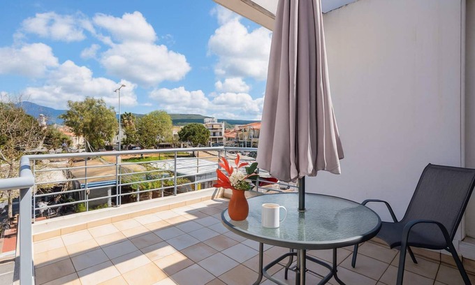 Filiatra Apartamento | Cozy Studio w Balcony in the Center of Filiatra