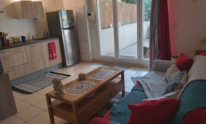 Antibes Old Town Apartamento | STUDIO WITH COURTYARD NEAR OLD ANTIBES