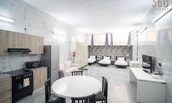 Tarxien Apartamento | Studio with Full Kitchen & 3 Beds in Tarxien
