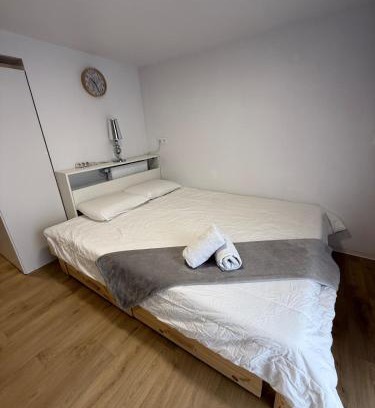 Villerupt Apartamento | Studio with Garden