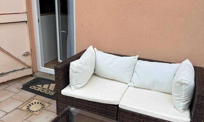 Villerupt Apartamento | Studio with Garden