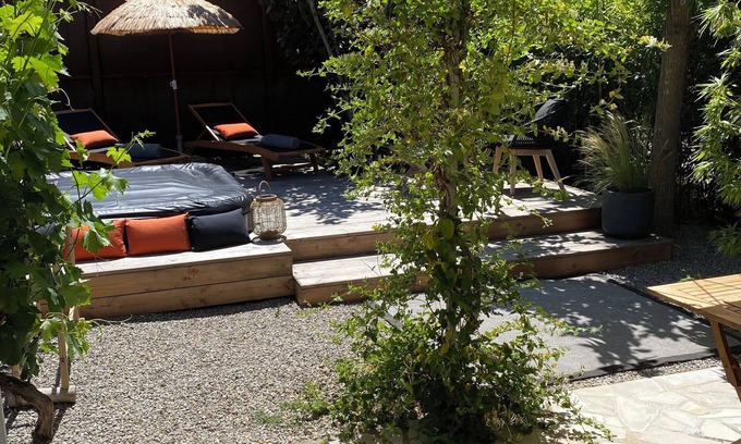 Figanieres Apartamento | Studio with Jacuzzi in charming property