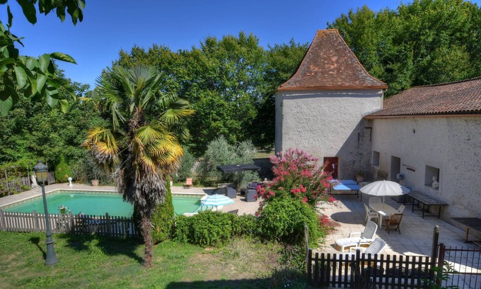 Douchapt Casa | Studio with private garden and terrace and swimming pool