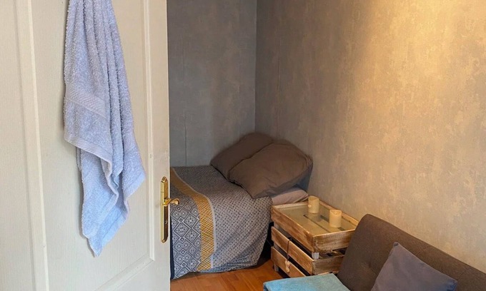 Aix-en-Provence Apartamento | Studio with terrace in serenity