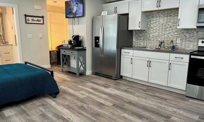 Sioux Falls Casa | StudioHome,W/D in Unit,Full Kitchn,NearHospitals