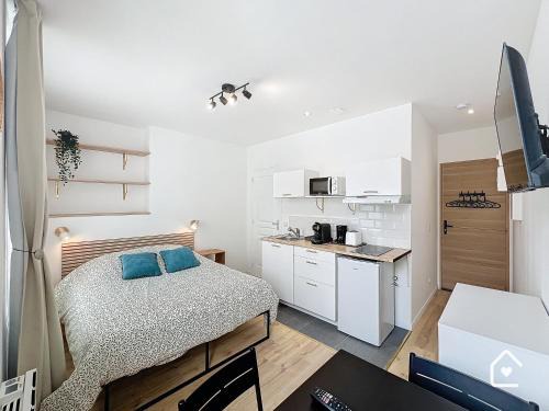 Chatellerault Apartamento | Studios - 1 min Gare Chatellerault - Entrée Autonome -