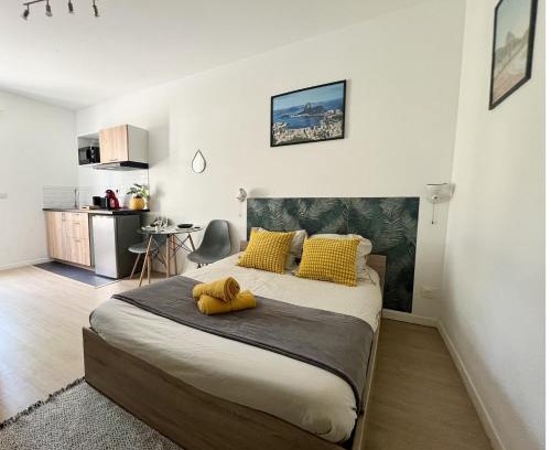 Chatellerault Apartamento | Studios Izicozy I Confort et jardin en ville, proche gare I 2 et 4 pers