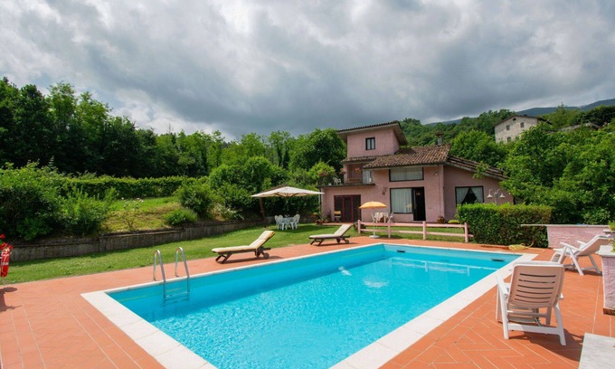 Camporgiano Casa | Preciosa casa de vacaciones privada con WIFI, piscina privada, TV, mascotas permitida y aparcamiento
