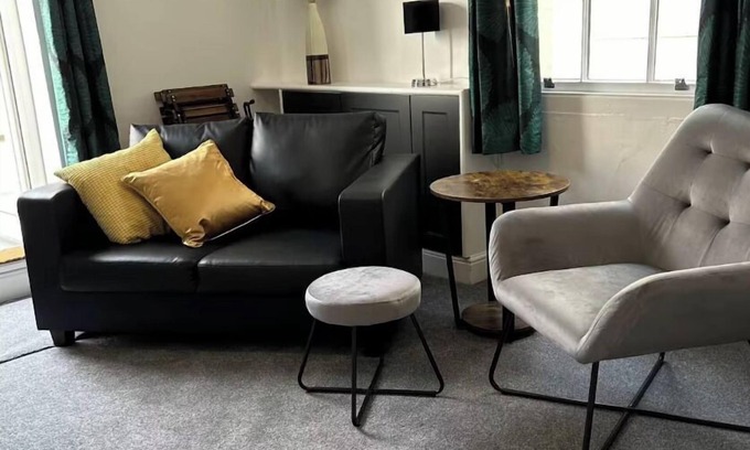 Cheltenham Apartamento | Stunning 2 BD Apartment in Cheltenham