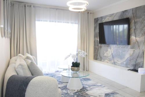 Lone Hill Apartamento | Stunning 2 bed Apartment near Monte Casino