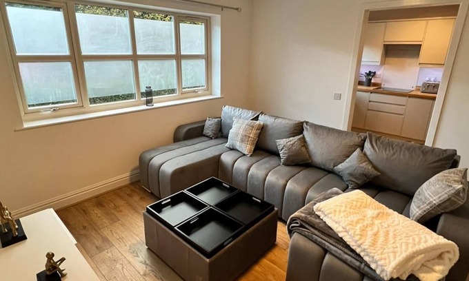 Sefton Park Casa | Stunning 2 Bed Apt "The Court" Opposite Sefton Park.